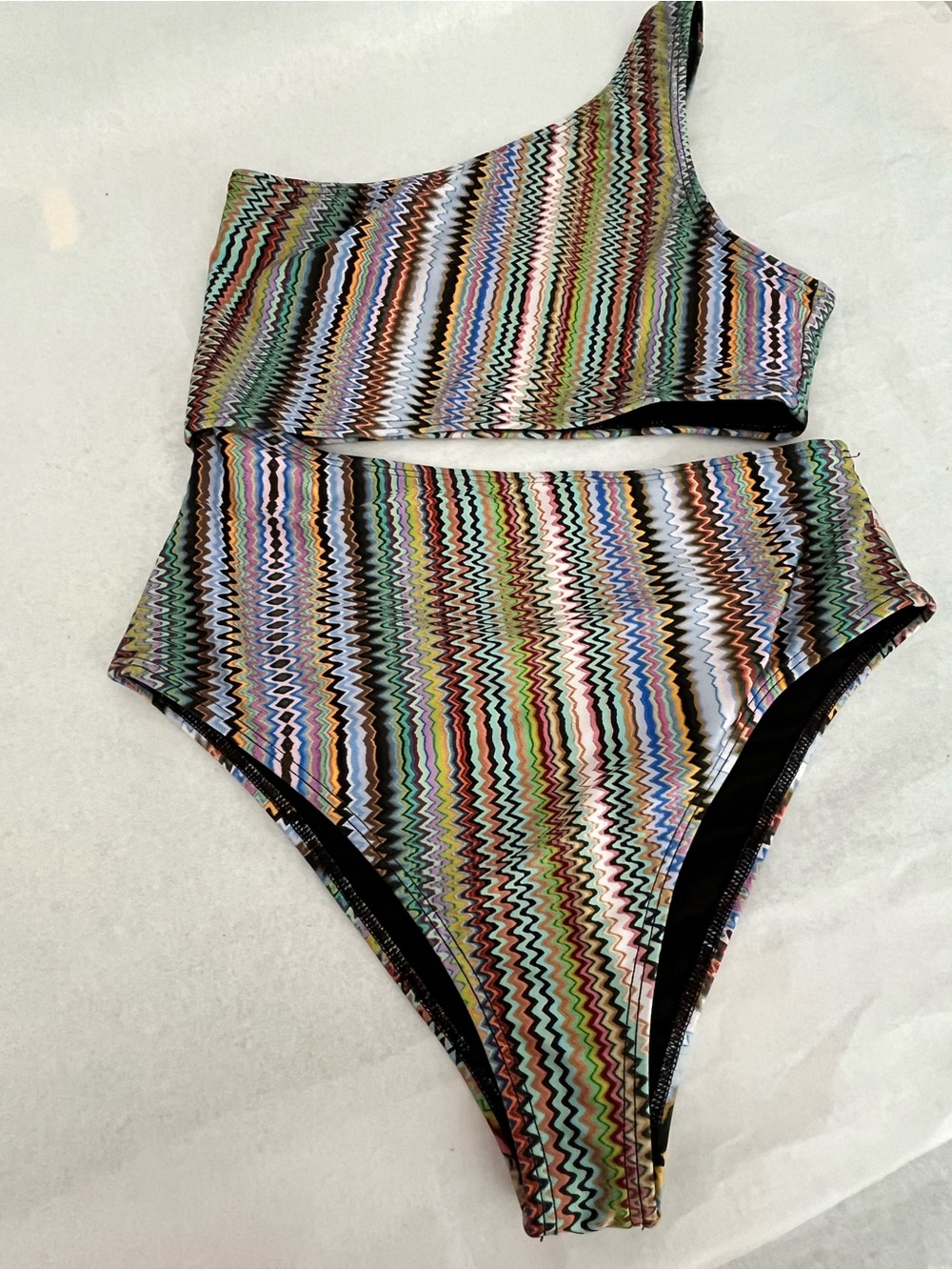 One-Shoulder Multicolor Zigzag High-Waist One-Piece Swimsuit